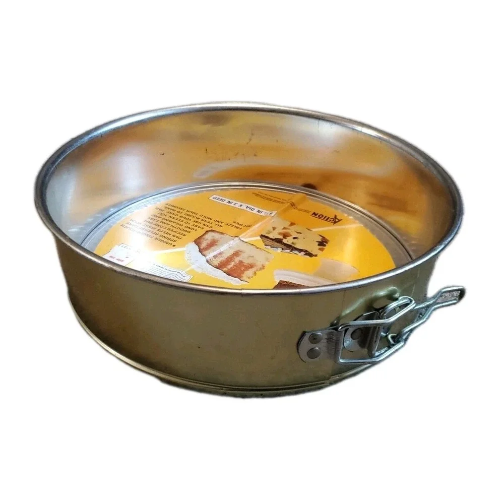 Vintage 70s Metal SPRING Cake Pan by Action Industries 9.5